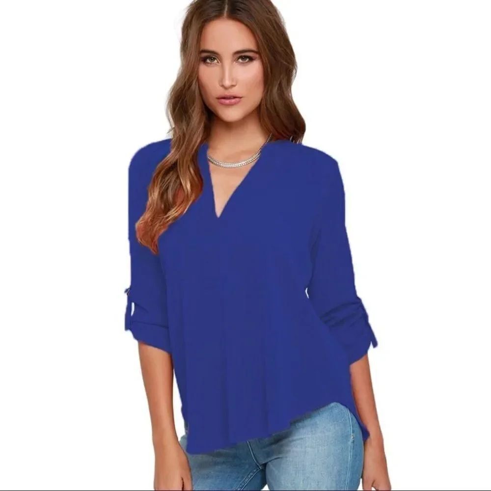✨ Halogen button down royal blue blouse ✨